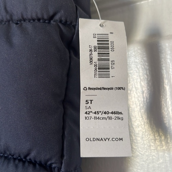 NWT Old Navy puffy vest for toddler - Picture 4 of 5